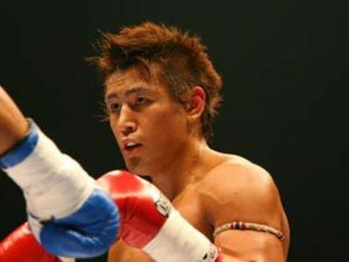 容赦なく狙われる、2006年の魔裟斗。＜Number Web＞ photograph by Toshiya Kondo