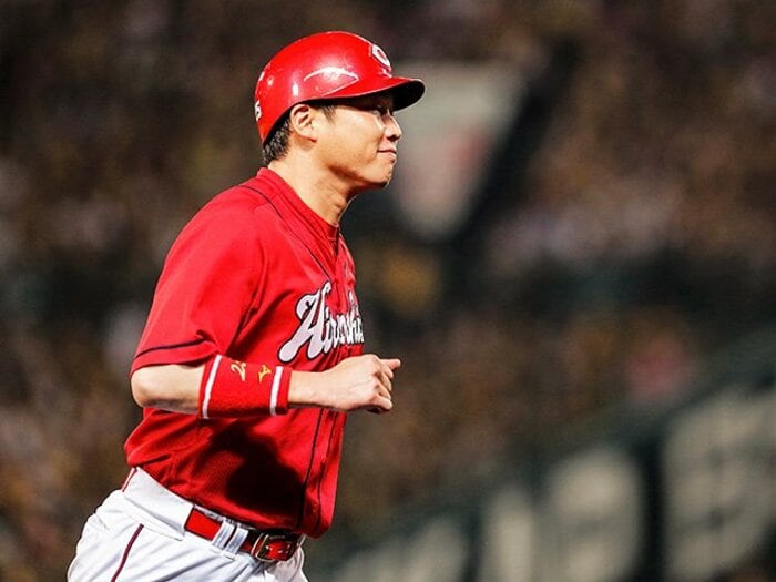 広島の多彩な攻撃力。~打率、本塁打、盗塁の3部門で2年連続のリーグトップが決定的~<Number Web> photograph by Nanae Suzuki