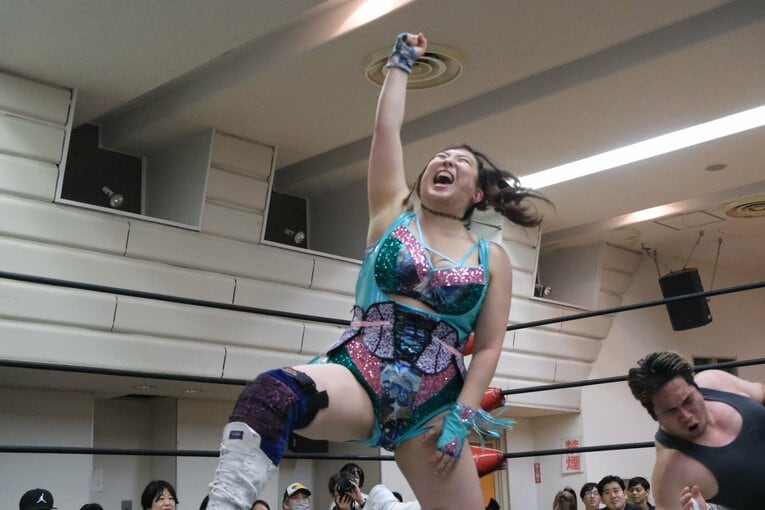 「やせたら可愛いのに」世間の声との闘い…“プラスサイズモデル”も務める女子レスラー・まなせゆうなの思い「ありのままの自分を愛せばいい」(85)