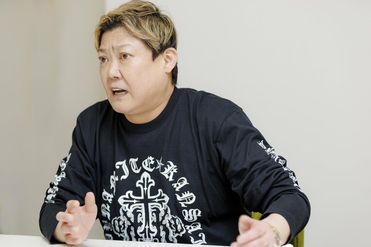 現在のダイナマイト関西さん　©Kiichi Matsumoto