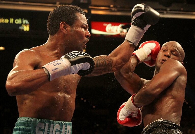 2010年5月1日のシェーン・モズリー戦。苦戦したものの判定勝ち　©Getty Images