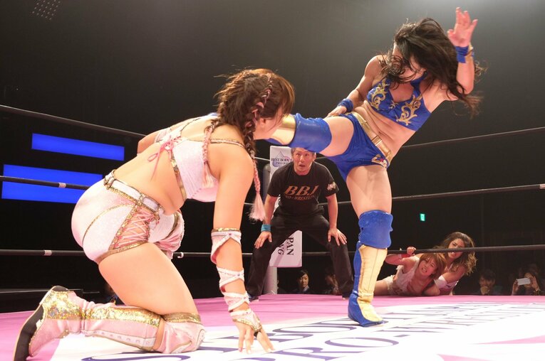 デビュー戦を戦う白川未奈©Norihiro hashimoto