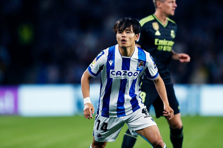 「久保建英がスペイン紙の一面に！」子供サポ「タケが決めるよ」予言通りマドリーを圧倒“ソシエダの熱狂”は翌日も…カメラマンは見た(12)