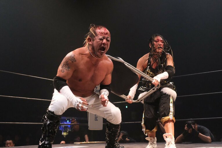 元パティシエが蛍光灯で殴り合い…“デスマッチアマゾネス”山下りなの媚びない魅力「犯罪以外なら何してもいい」 米国で男子相手に王座獲得(38)