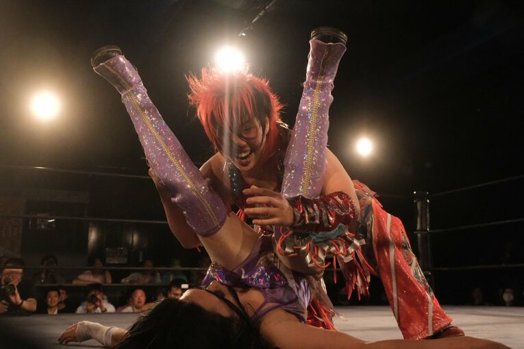 「あんまり胸を張って言えなくて…」悩んでいたAZMを受け入れた“5人のお姉ちゃん”との話…キャリア10周年「クソガキ全開で（笑）」(58)