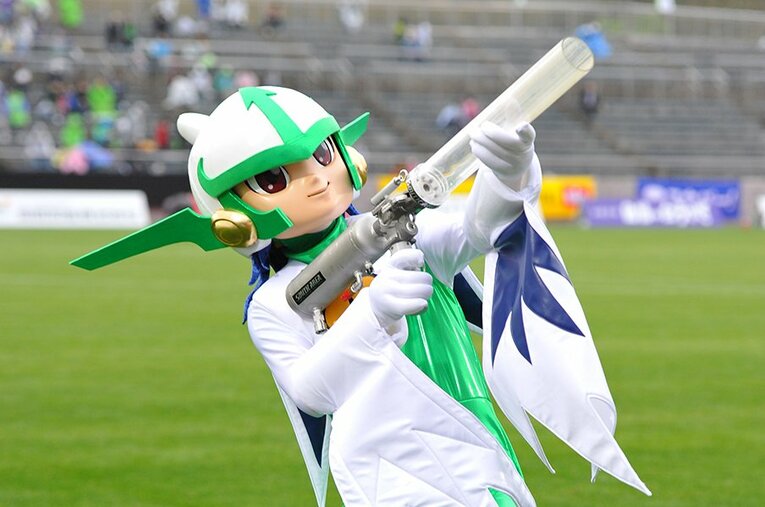 バク宙もスキーもこなすマスコット。J3鳥取ガイナマンの本音訊いてみた。(9) ／ photograph by GAINARE TOTTORI