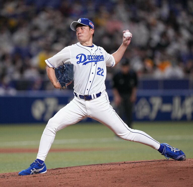 10回2死までパーフェクトピッチングを見せた大野雄大　©Sankei Shimbun