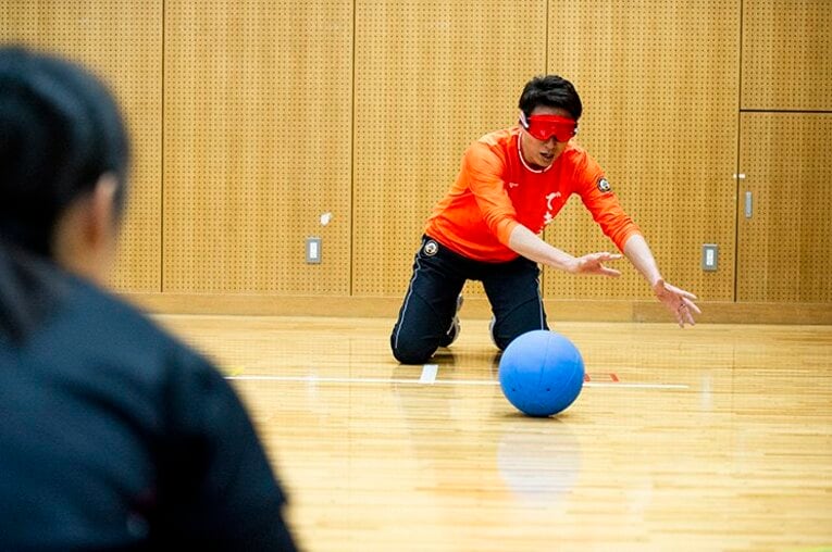 修造、ゴールボール挑戦！天摩由貴は「視覚以外の全感覚」で勝負する。(4)