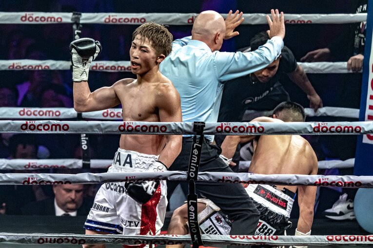 井上尚弥vs.マーロン・タパレス。10ラウンドのKOシーン（7枚目／全9枚）　©Takuya Sugiyama