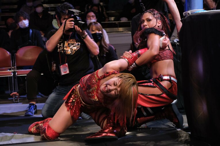 「女子プロレスを背負って立つ」スターダム王者・朱里が語る“朱いベルト”への思い…岩谷麻優戦で「ドローは絶対に嫌だった」理由とは？(24)