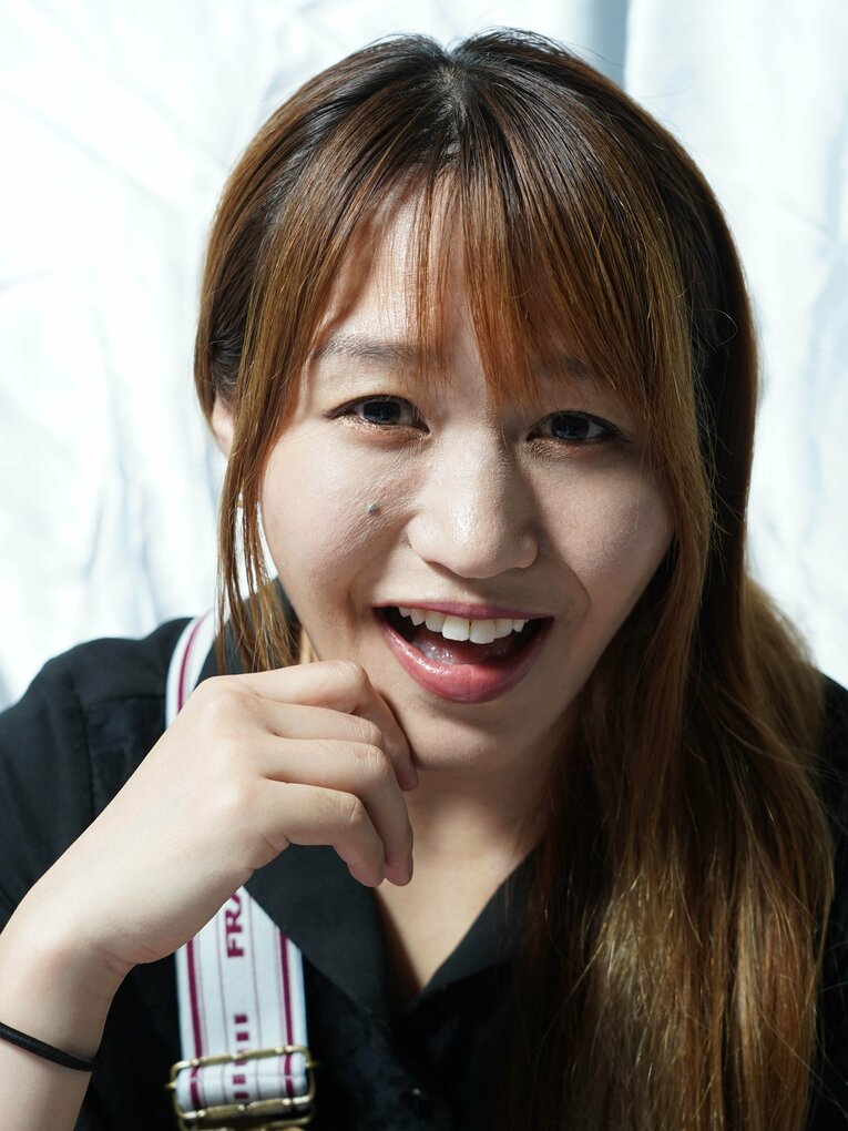 「家出して3カ月の漫喫暮らし」「枕をしたら仕事をやるよ」壮絶な過去を超えてスターダムの朱里が亡き母に誓う“赤いベルト”の夢(14)