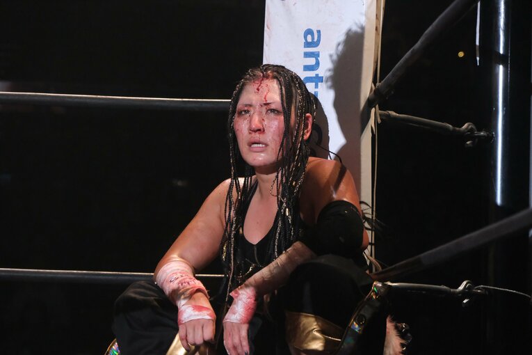 元パティシエが蛍光灯で殴り合い…“デスマッチアマゾネス”山下りなの媚びない魅力「犯罪以外なら何してもいい」 米国で男子相手に王座獲得(27)