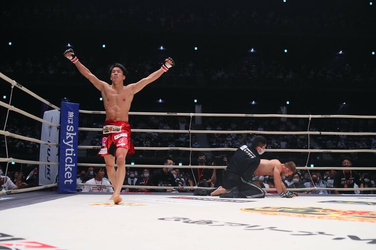 朝倉海の打撃力に屈し、王座獲得はならなかった　©RIZIN FF