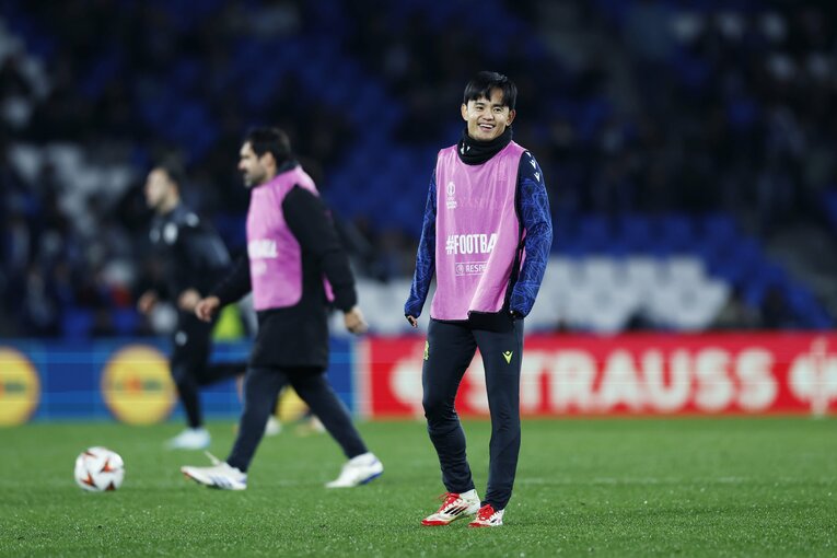 【映像に映らないタケクボの素顔／全13枚中の1枚目】試合前練習もリラックス　©Daisuke Nakashima