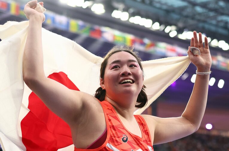 日本女子投擲界に初の金メダルをもたらした北口榛花。世界との壁が厚い種目と言われる中距離でも快挙に近づけるか　©JMPA