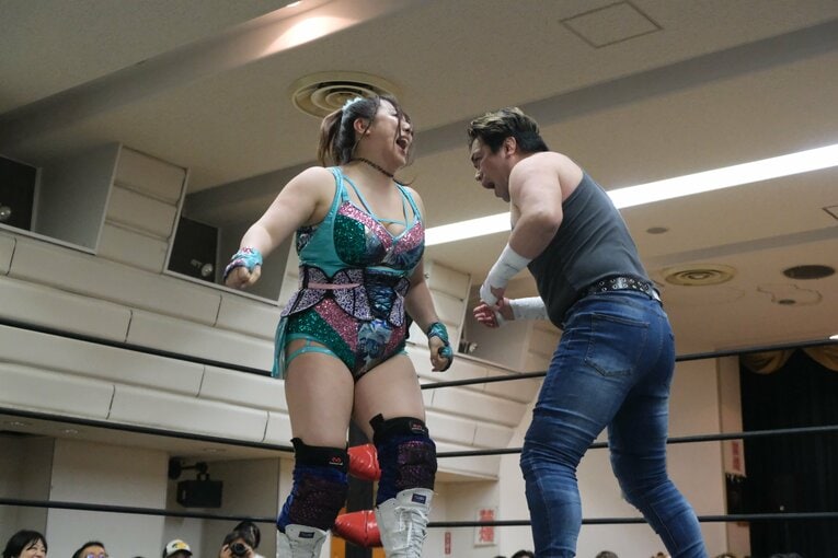 「やせたら可愛いのに」世間の声との闘い…“プラスサイズモデル”も務める女子レスラー・まなせゆうなの思い「ありのままの自分を愛せばいい」(83)