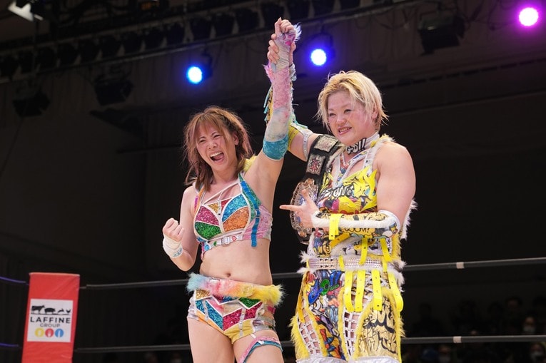 高橋奈七永と岩谷麻優　©Masashi Hara