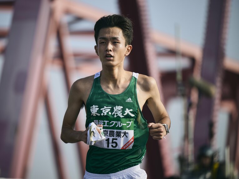 各校のエースが集まる2区でルーキーながら区間新の大学駅伝デビューを果たした東農大・前田和摩。箱根での走りも注目される　©Yuki Suenaga
