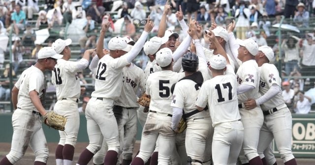 スポーツクラスを持たない福岡の公立進学校、東筑高校が甲子園出場へ｜数学教師の監督が率いる文武両道の舞台裏