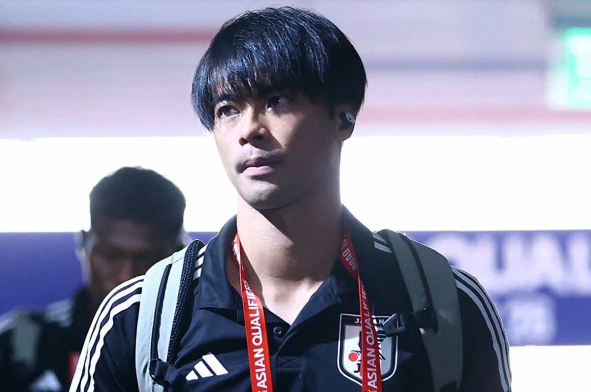 三笘薫の“テレビに映らないプロ意識”「開始8分で水を」「スパイクに