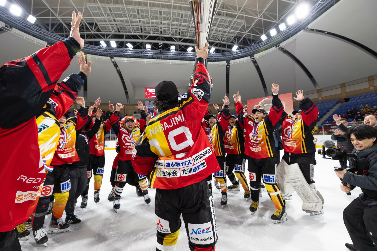 昨季のレッドイーグルス北海道は、アジアリーグと全日本選手権を制覇。見事2冠を達成した ©RED EAGLES HOKKAIDO