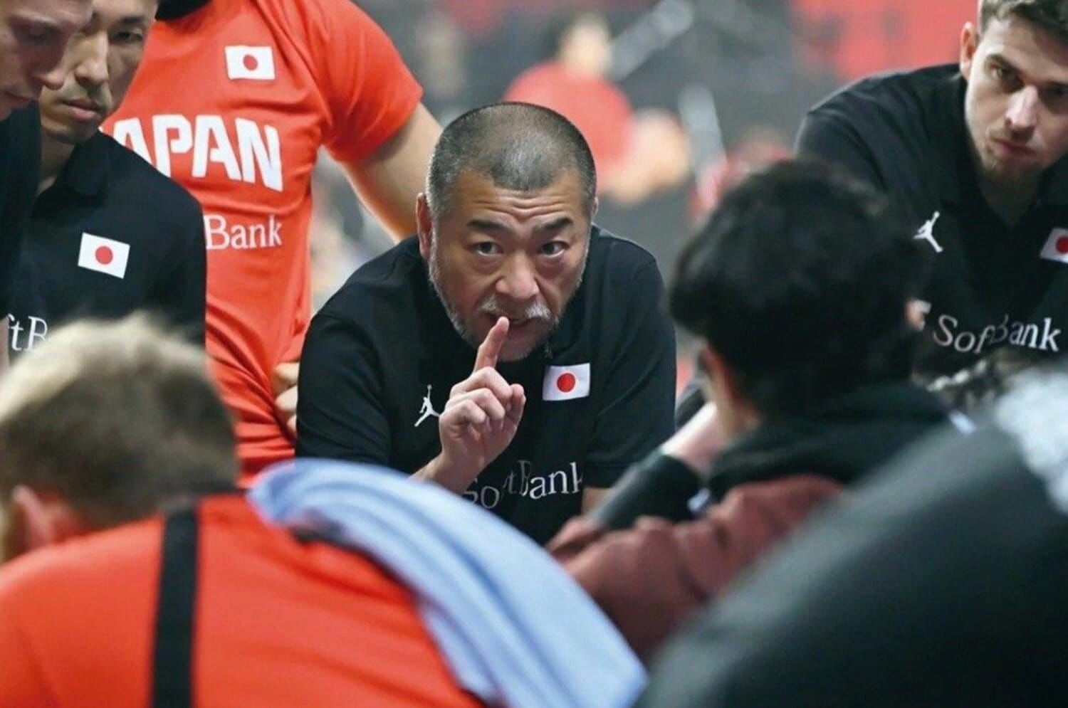 「俺色に染めたいタイプではない」バスケットボール日本代表HC桶谷大が目指す方向性とは「トム・ホーバスとはまったく異なるアプローチで」＜Number Web＞ photograph by Japan Basketball Association
