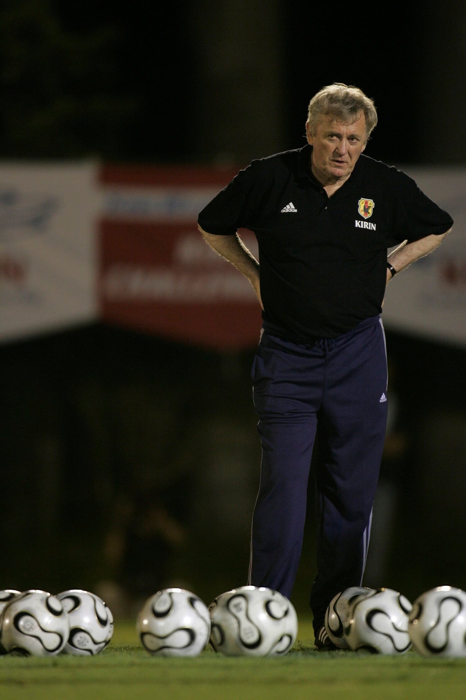 日本代表トレーニング中のオシム監督(2006年8月)©︎Toshiya Kondo