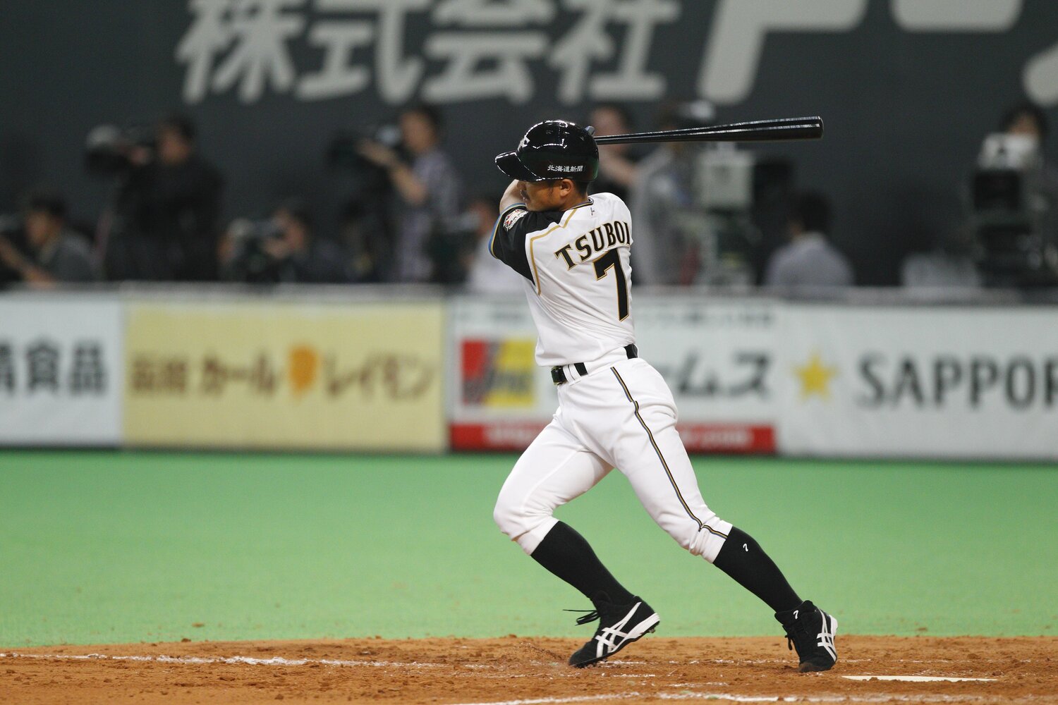 2003年、日本ハムへ移籍した坪井は打率.330と大活躍 ©Tabun Matsuzono