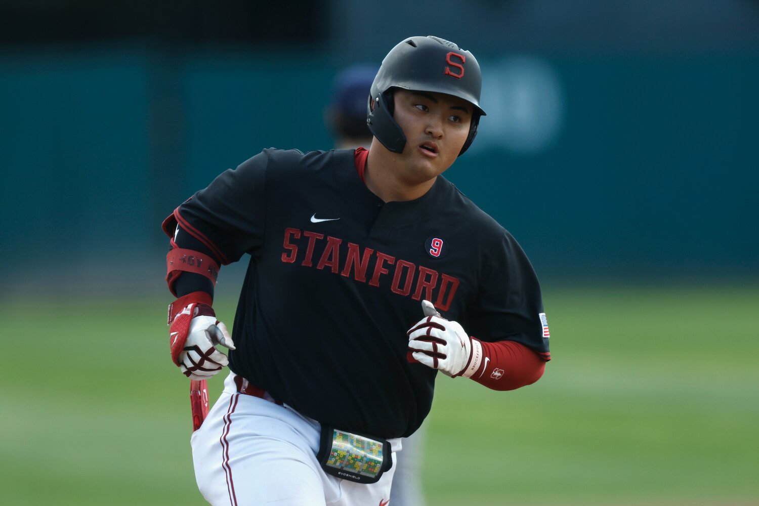 現在スタンフォード大でプレーする佐々木麟太郎　©AFLO