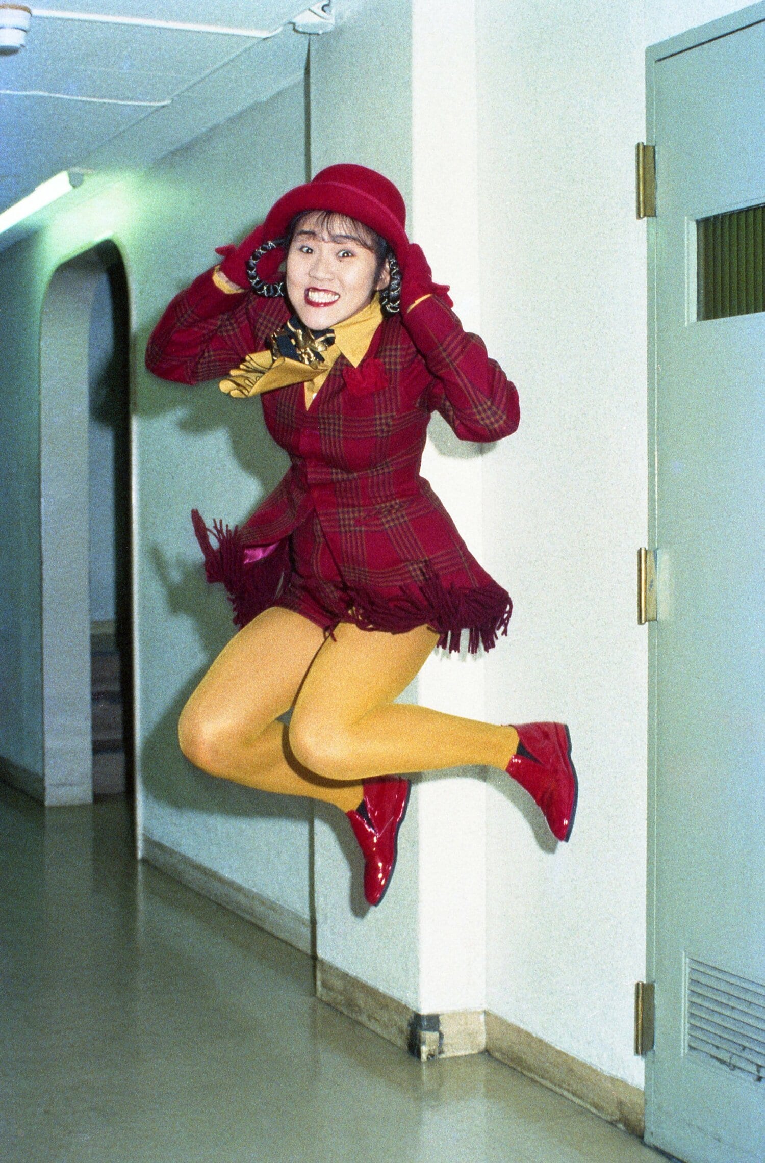 写真は「好きなタレント調査」で1位になるなど、人気絶頂の1988年撮影の1枚　©KYODO