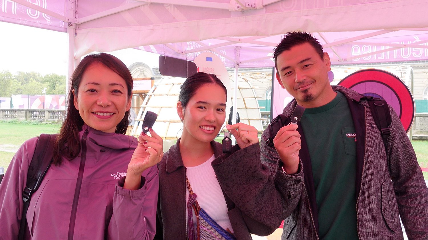 HEROsアンバサダーとしてパリパラリンピックの視察へ。井本直歩子さん（左）、パラ出場歴のある元競泳選手の一ノ瀬メイさんと　＊五郎丸歩さん提供