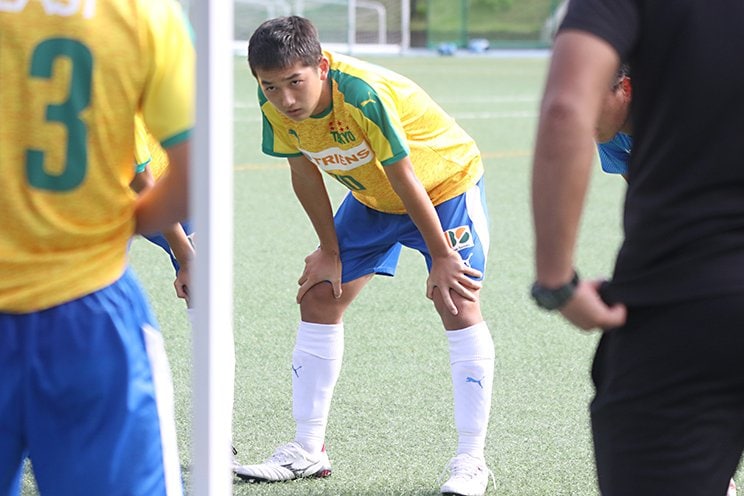 帝京サッカー 11年ぶりの全国 へ 同校優勝を経験したob監督が進める改革 1つだけ変えなかった 伝統 とは 4 4 高校サッカー Number Web ナンバー