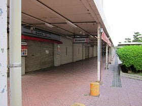 団地の住民が少なく、さらに高齢化が極端に進んでいるこの地で、商売が成り立たないのは当然だ