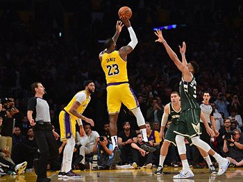 新型コロナウイルスにNBAの対応は?レブロン「無観客ならプレーしない」<Number Web> photograph by AFLO