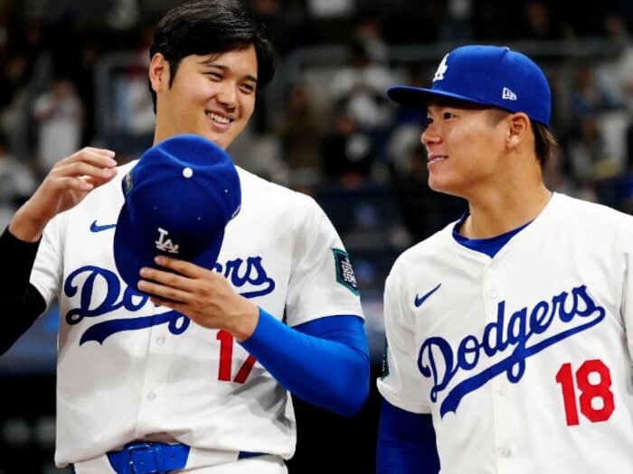 大谷翔平と山本由伸の“幸福な関係性”…プホルス、トラウトから受け継いだ「頼れる兄貴ぶり」 ロッカーは隣同士、記念日には焼肉店でお祝いも<Number Web> photograph by Getty Images