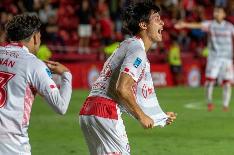 高原直泰以来となるアルゼンチン1部でゴールを奪うなど、着実に出場機会を増やす貴田遼河（20歳）。ロス五輪世代の一人として期待を集めている ／ photograph by Aaajoficial