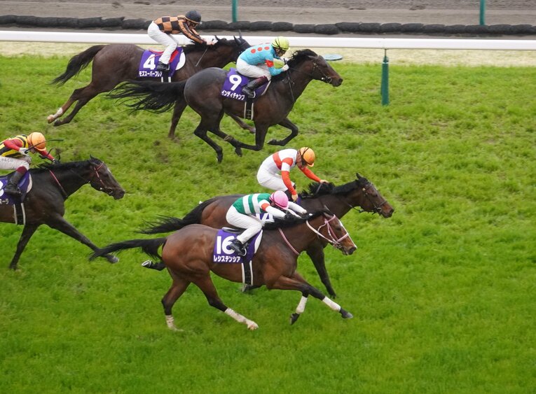 ダノンスマッシュ＆レッドルゼル、2頭の善戦に安田隆行師が涙 「ムーアが褒めてくれた。誇りにしたい」(5)