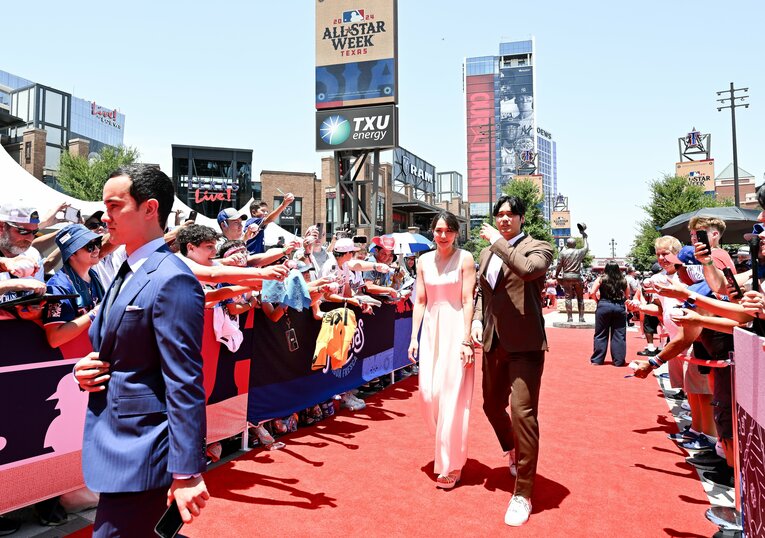 大谷翔平＆真美子夫人の華麗なレッドカーペット集（全3枚中の3枚目）　©Getty Images