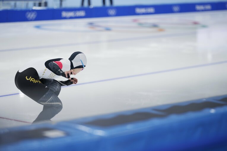 ※写真をクリックすると“2人の友情写真”や小平の美しい滑りがご覧になれます　©JMPA