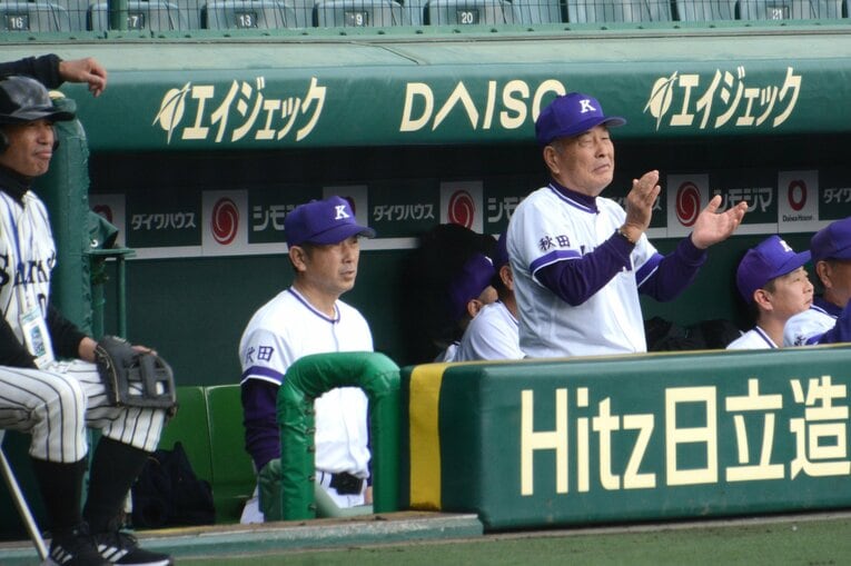 マスターズ甲子園での嶋崎久美と長谷川寿　©Yoshihiro Ando