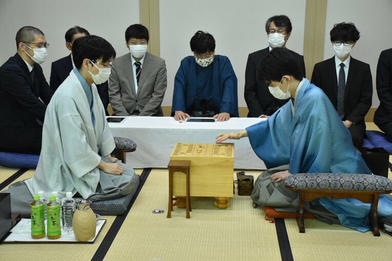 王位戦第1局　©日本将棋連盟