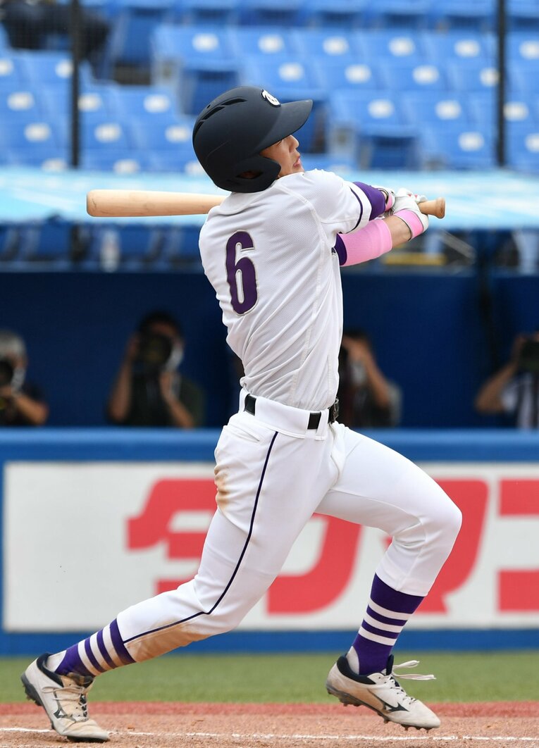 大学3年の“知名度ゼロ”ドラフト候補（1）天理大の友杉篤輝遊撃手（3年・171cm68kg・右投右打・立正大淞南）　©Sankei Shimbun