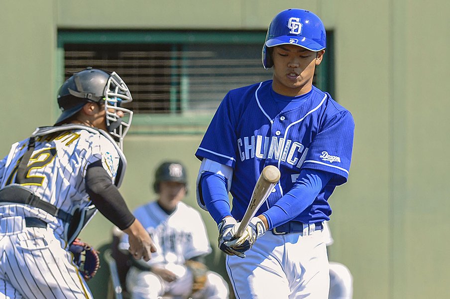 逸材は高卒1年目でも二軍で打つ?根尾、藤原、小園が超えるべき数字。<Number Web> photograph by Kyodo News