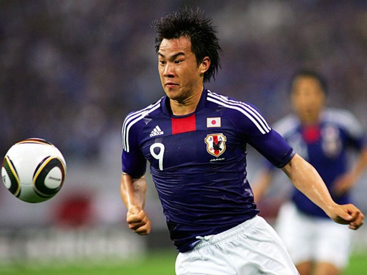 W杯の挫折が岡崎慎司を進化させる Jリーグに帰還して 一から頑張る サッカー日本代表 Number Web ナンバー
