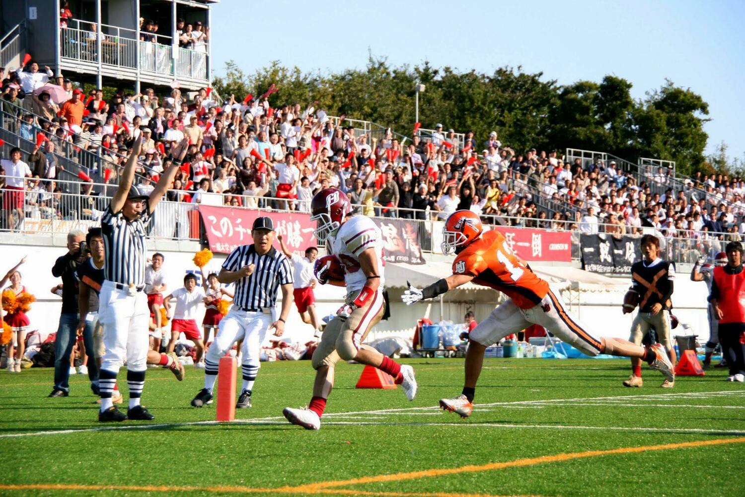 第2クオーターにはエースRBの渡辺が法政大相手にタッチダウンを決める／取材対象者提供