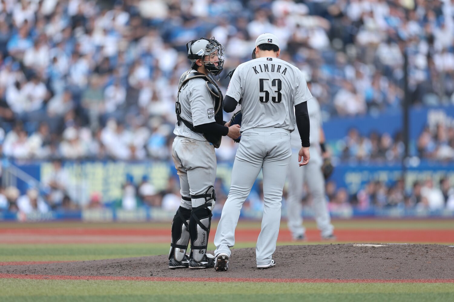 二人には深い縁がある　©︎Chiba Lotte Marines