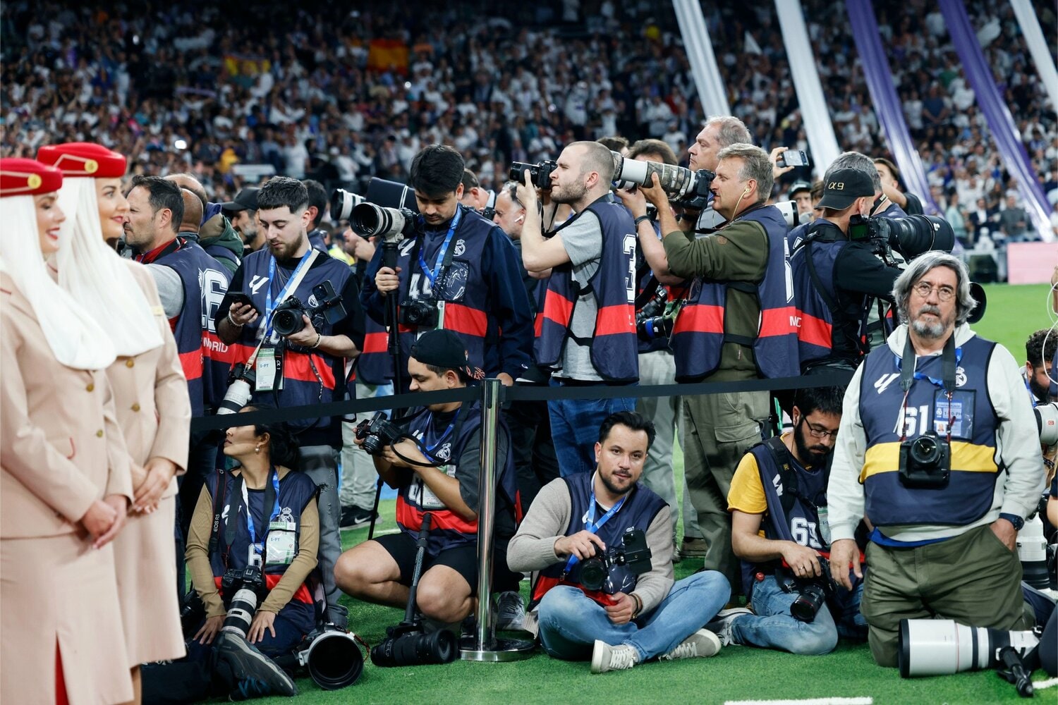 地元カメラマンを中心に多くのカメラマンの姿も