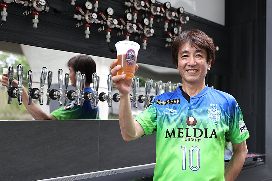 「ベルマーレのビール、作ってくれませんか？」クラフトビール醸造所がJ1スポンサーに… 人気爆発のきっかけはFC東京サポだったワケ＜Number Web＞ photograph by Masashi Hara
