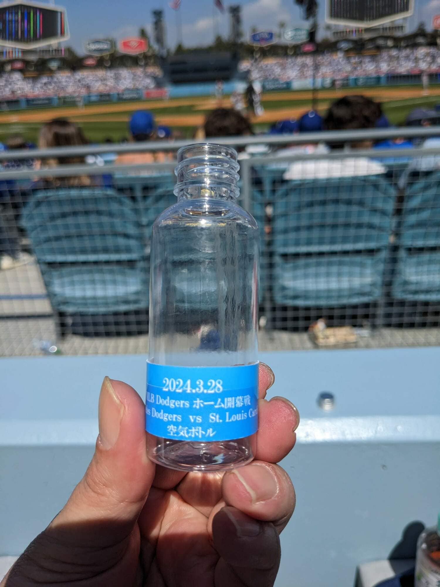 大谷ホーム開幕戦、大谷翔平初安打後の熱気を収集　©Aki