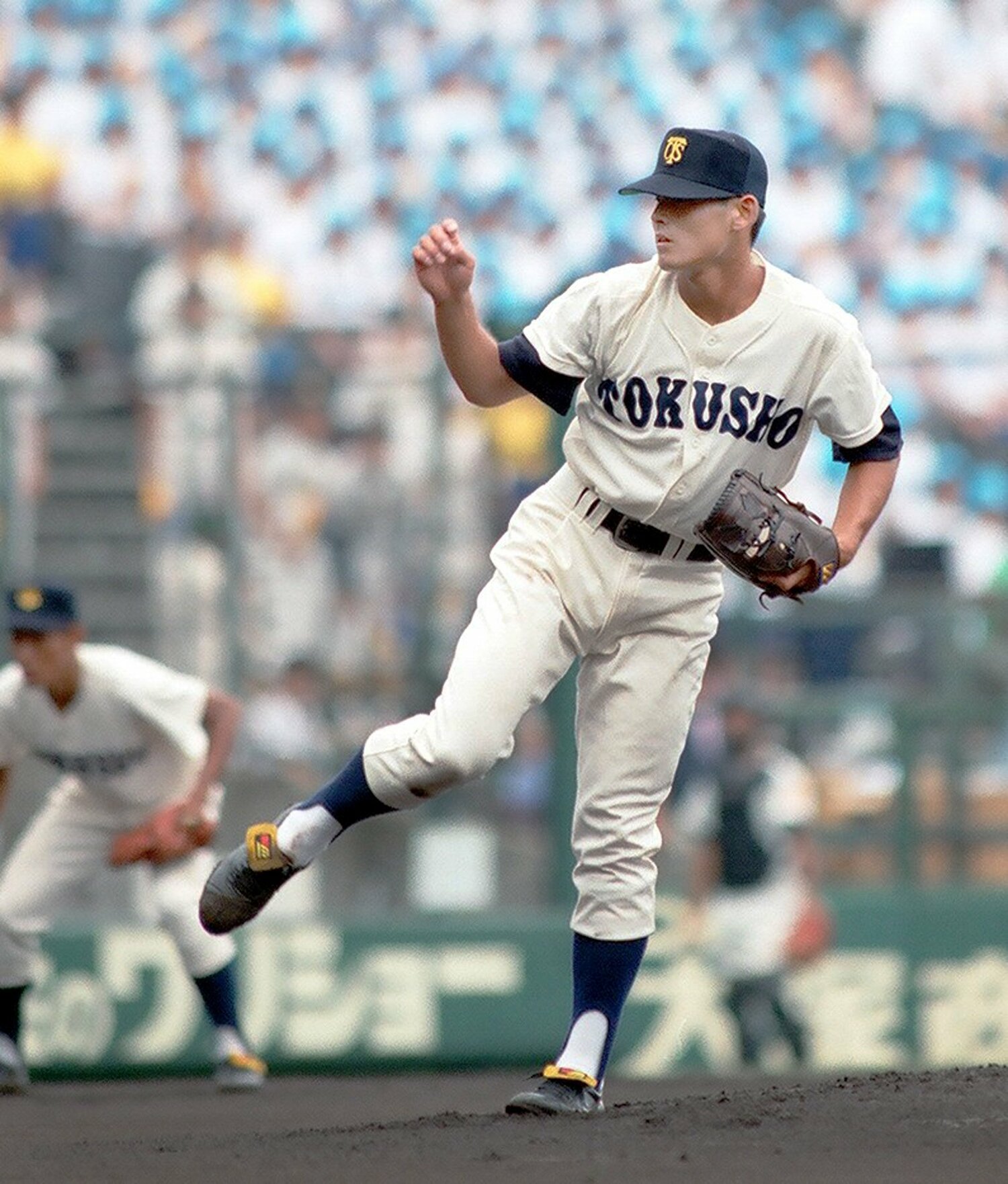 徳島商エースの川上憲伸は久慈商戦で７回までに大量リードを許したが…　©SANKEI SHIMBUN